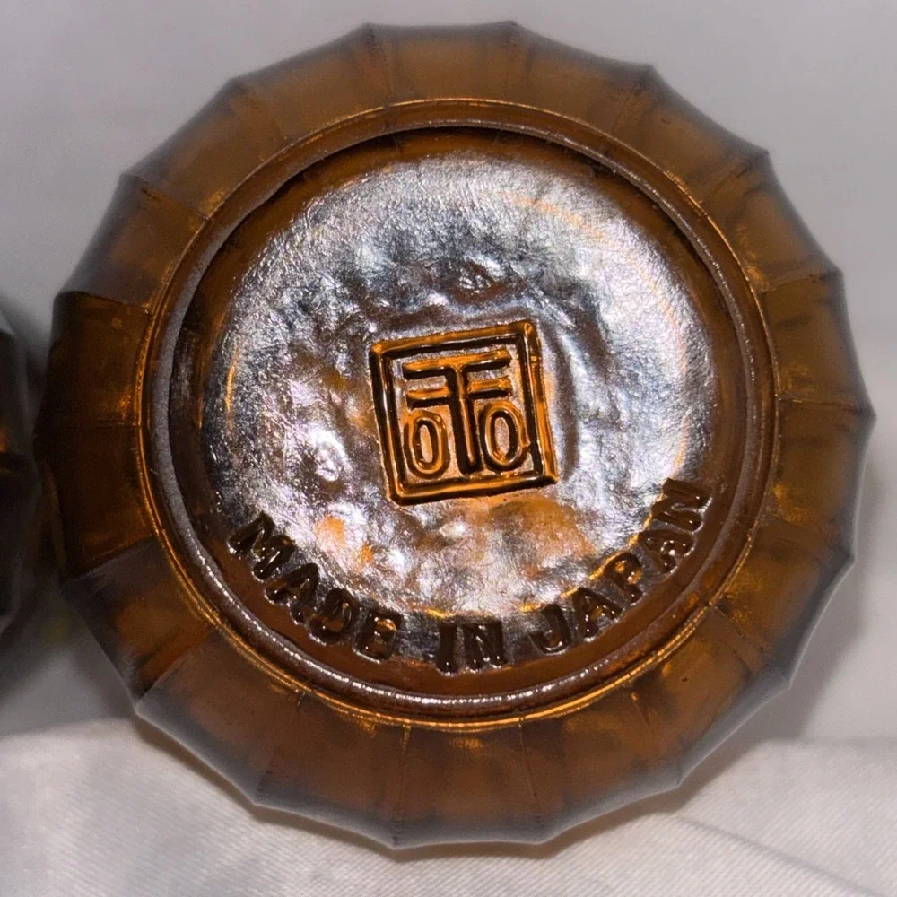 Vintage Amber Glass Salt‎ Pepper Shakers Takahashi Japan Yellow Metal Screw Lids